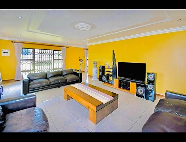 3 BEDROOM PROPERTY TO RENT IN PRESIDENT PARK